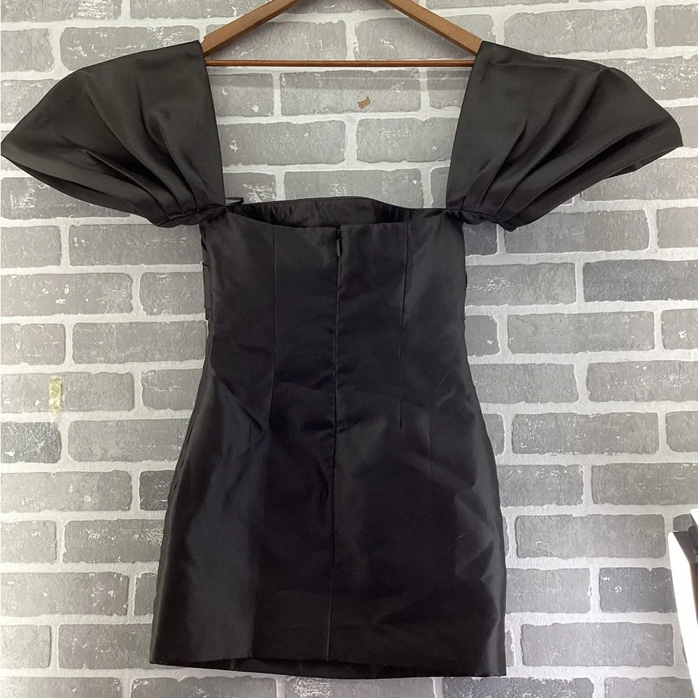 Selfie Leslie Black Magnolia Off The Shoulder Mini Dress Size Small New - Picture 4 of 4